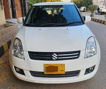 Suzuki Swift DLX 1.3 2015