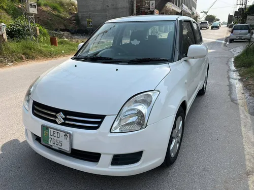 Suzuki Swift DLX 1.3 2017