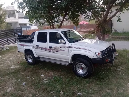 Toyota Hilux SR5 2004