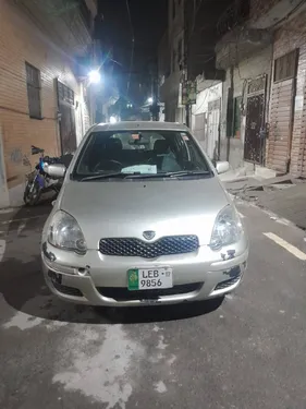 Toyota Vitz F 1.0 2002