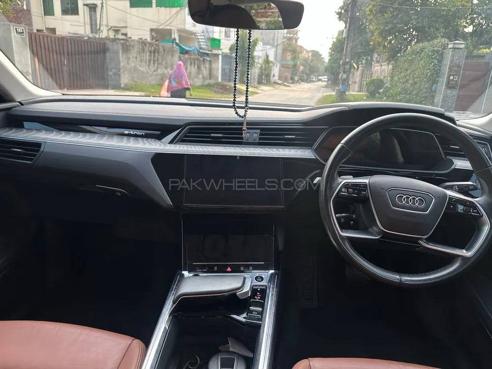 Audi e-tron 2022 for Sale in Lahore Audi e-tron 2022 for Sale in Lahore Image-4