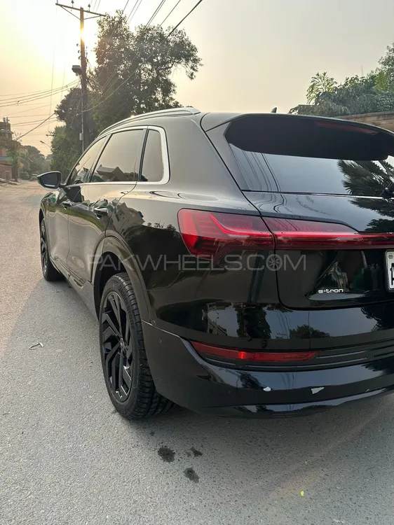 Audi e-tron 2022 for Sale in Lahore Audi e-tron 2022 for Sale in Lahore Image-6