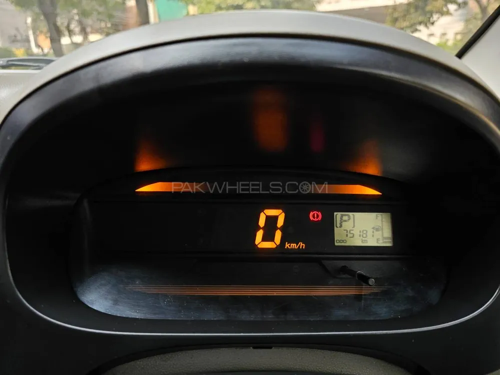 Daihatsu Mira 2014 for Sale in Lahore Daihatsu Mira 2014 for Sale in Lahore Image-8