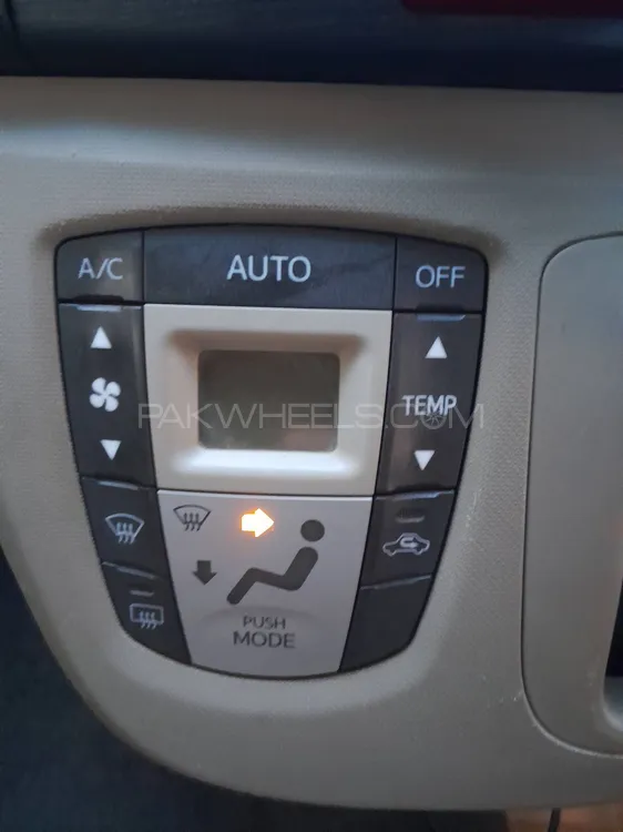 Daihatsu Move 2012 for Sale in Karachi Daihatsu Move 2012 for Sale in Karachi Image-9