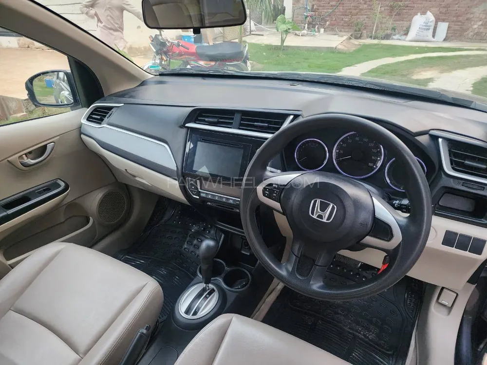Honda BR-V 2018 for Sale in Lahore Honda BR-V 2018 for Sale in Lahore Image-9