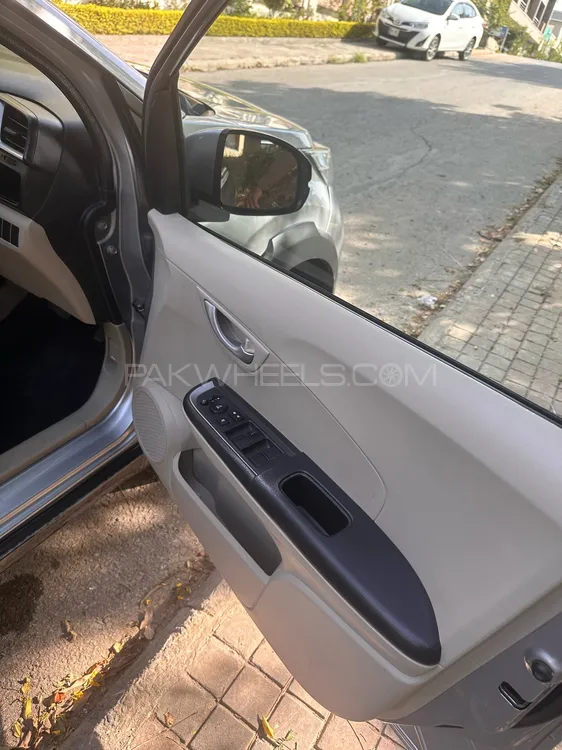 Honda BR-V 2017 for Sale in Karachi Honda BR-V 2017 for Sale in Karachi Image-11