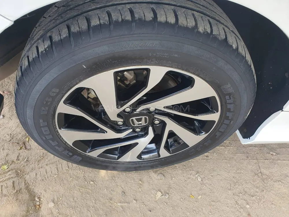 Honda Civic 2018 for Sale in D.G.Khan Honda Civic 2018 for Sale in D.G.Khan Image-13