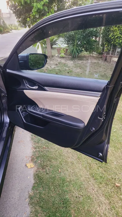 Honda Civic 2020 for Sale in Lahore Honda Civic 2020 for Sale in Lahore Image-13