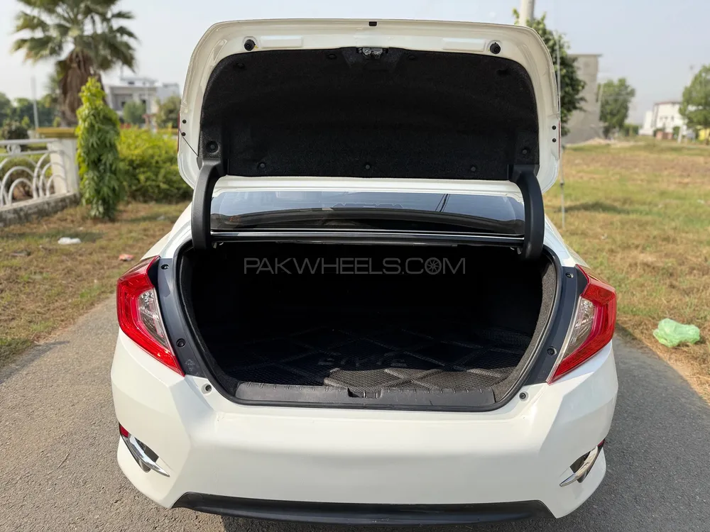 Honda Civic 2021 for Sale in Gujrat Honda Civic 2021 for Sale in Gujrat Image-8