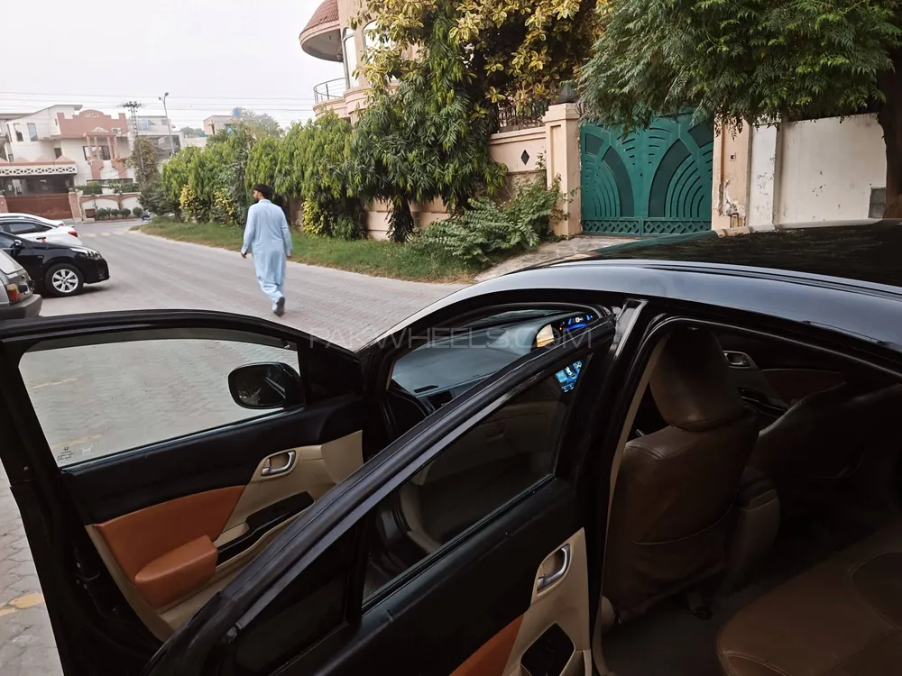 Honda Civic 2016 for Sale in Lahore Honda Civic 2016 for Sale in Lahore Image-16