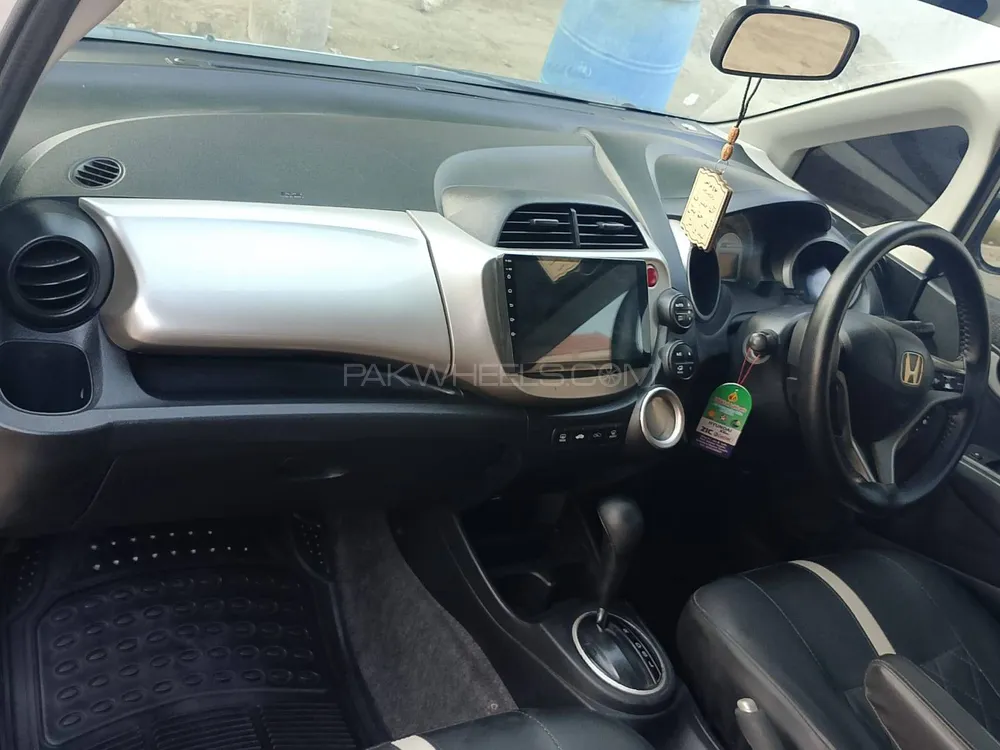 Honda Fit 2013 for Sale in Karachi Honda Fit 2013 for Sale in Karachi Image-3