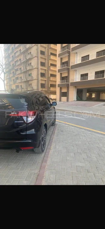Honda Vezel 2014 for Sale in Karachi Honda Vezel 2014 for Sale in Karachi Image-4