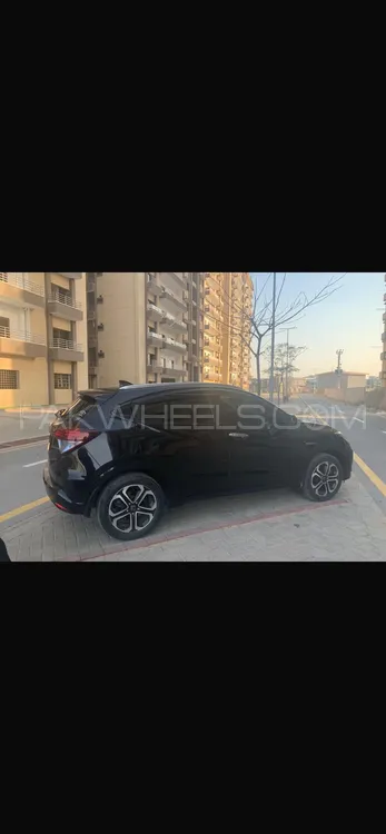 Honda Vezel 2014 for Sale in Karachi Honda Vezel 2014 for Sale in Karachi Image-2