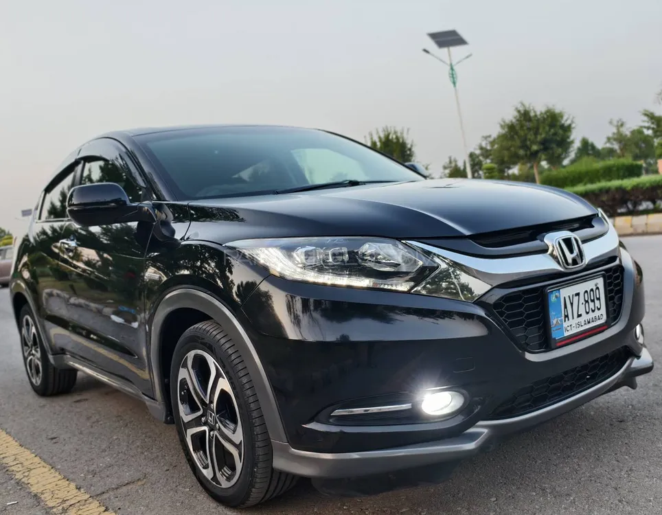Honda Vezel 2016 for Sale in Islamabad Image-1