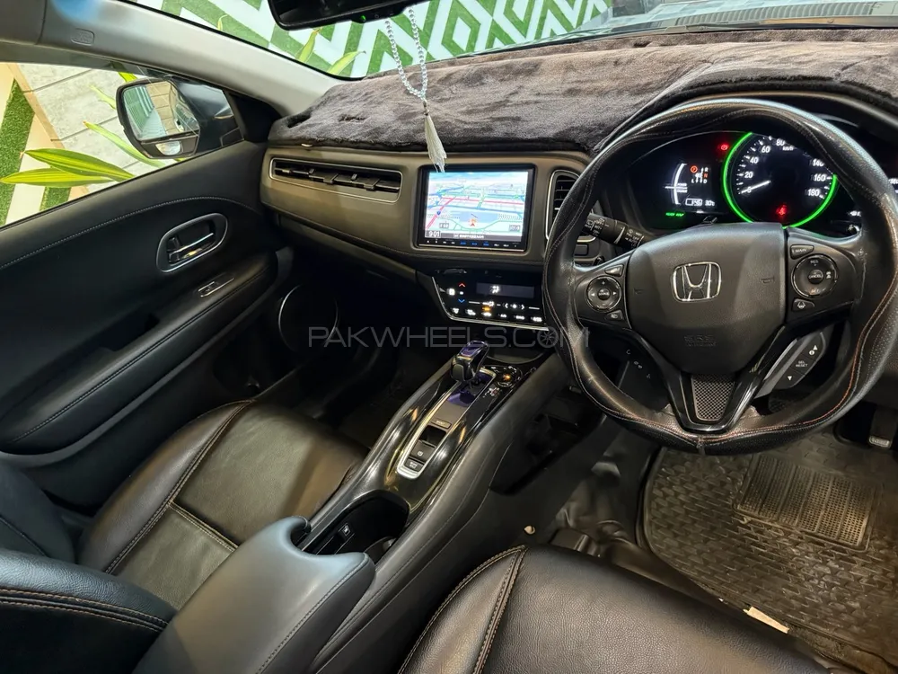 Honda Vezel 2017 for Sale in Lahore Honda Vezel 2017 for Sale in Lahore Image-16