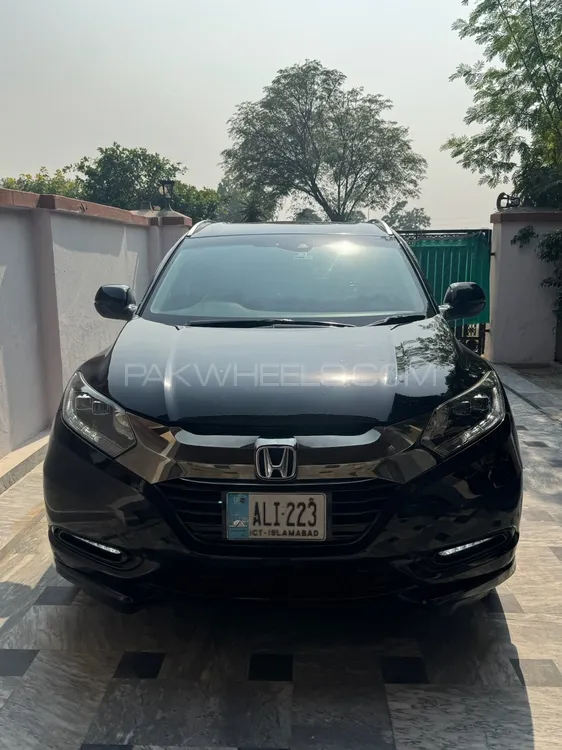 Honda Vezel 2018 for Sale in Lahore Honda Vezel 2018 for Sale in Lahore Image-1