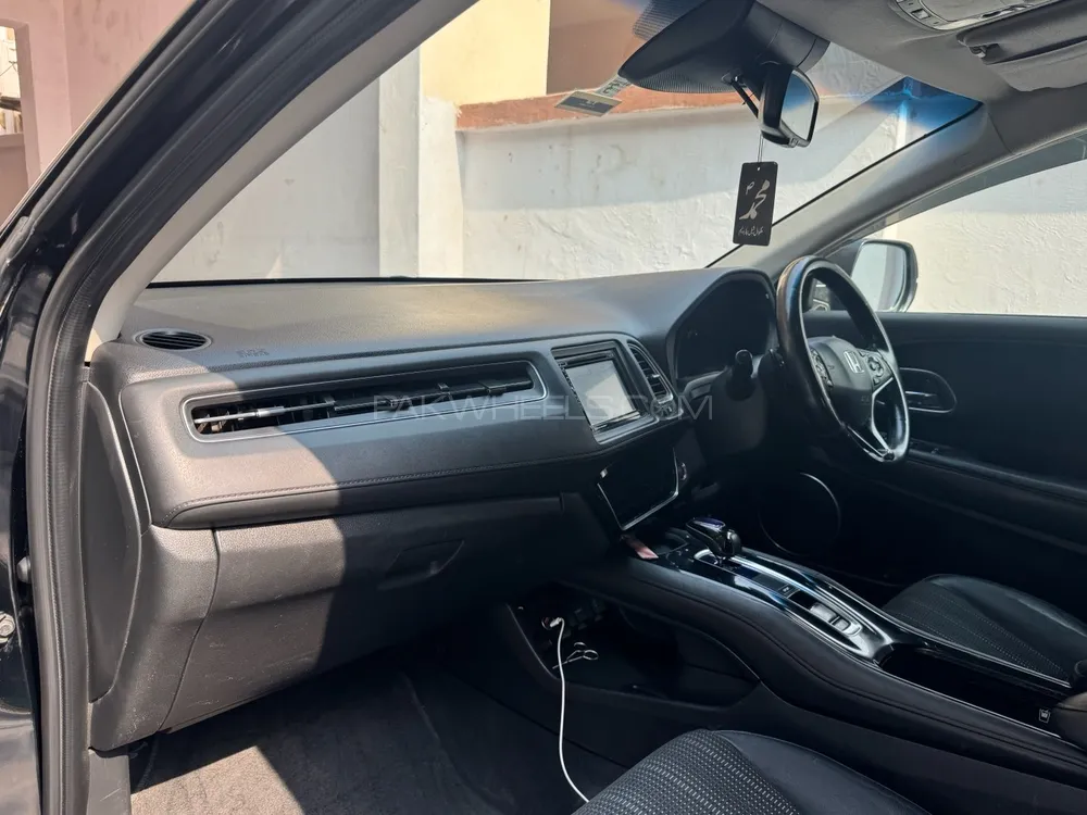 Honda Vezel 2018 for Sale in Lahore Honda Vezel 2018 for Sale in Lahore Image-10