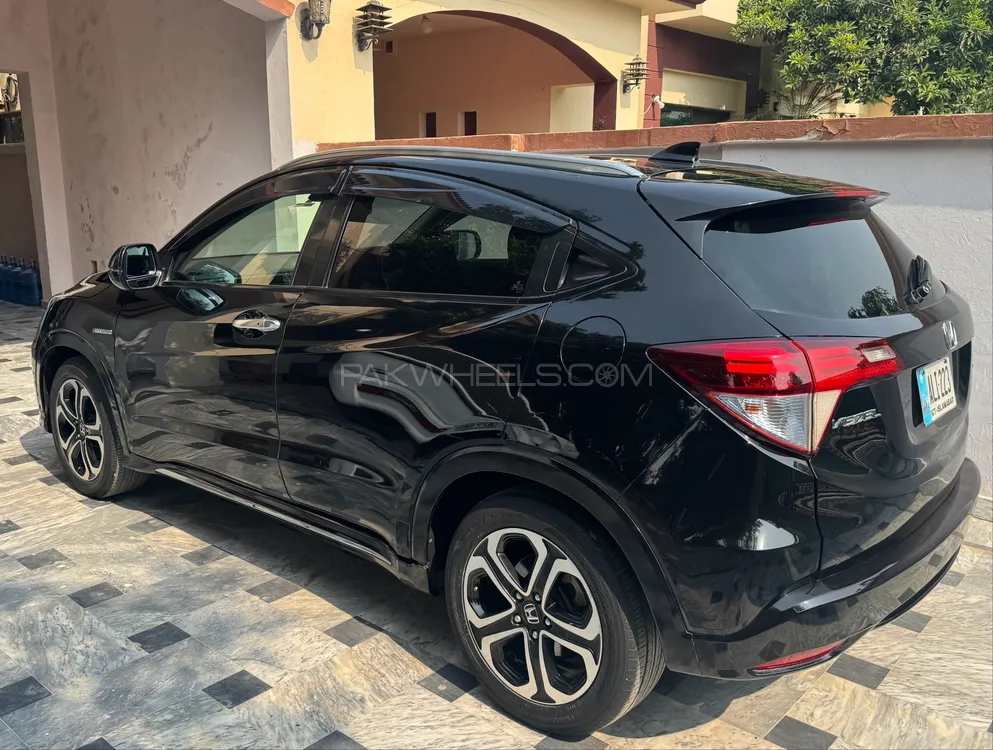Honda Vezel 2018 for Sale in Lahore Honda Vezel 2018 for Sale in Lahore Image-3