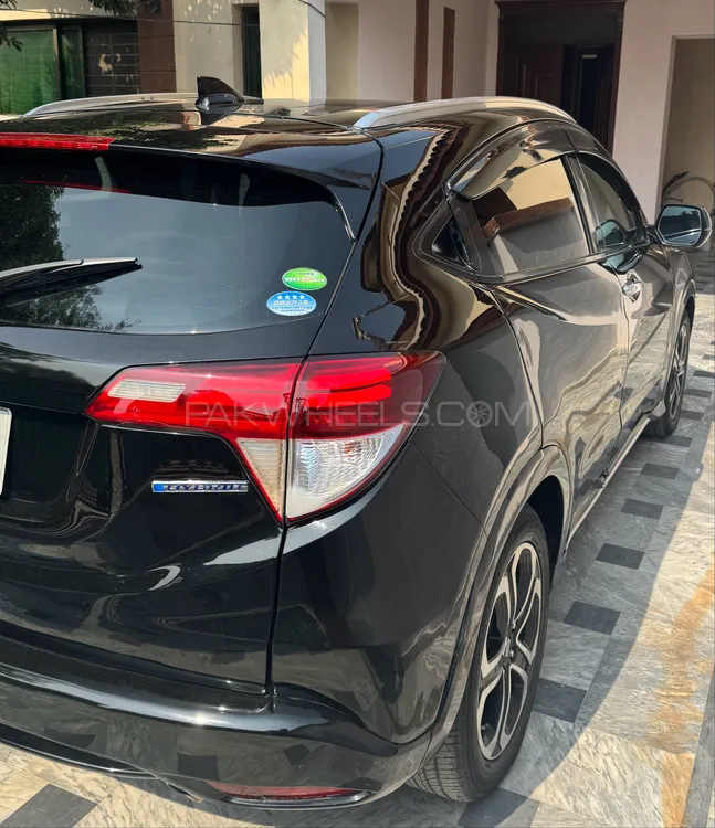 Honda Vezel 2018 for Sale in Lahore Honda Vezel 2018 for Sale in Lahore Image-7
