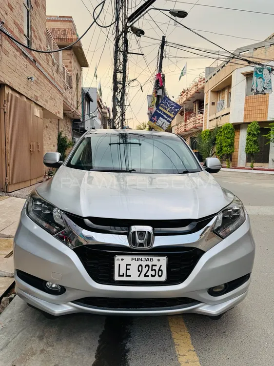 Honda Vezel 2015 for Sale in Lahore Honda Vezel 2015 for Sale in Lahore Image-1