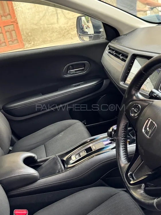 Honda Vezel 2015 for Sale in Lahore Honda Vezel 2015 for Sale in Lahore Image-15