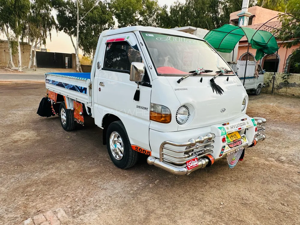 Hyundai Shehzore 2005 for Sale in Fateh Jang Hyundai Shehzore 2005 for Sale in Fateh Jang Image-3