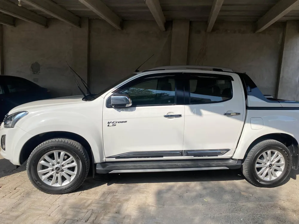 Isuzu D-Max 2020 for Sale in Multan Isuzu D-Max 2020 for Sale in Multan Image-2
