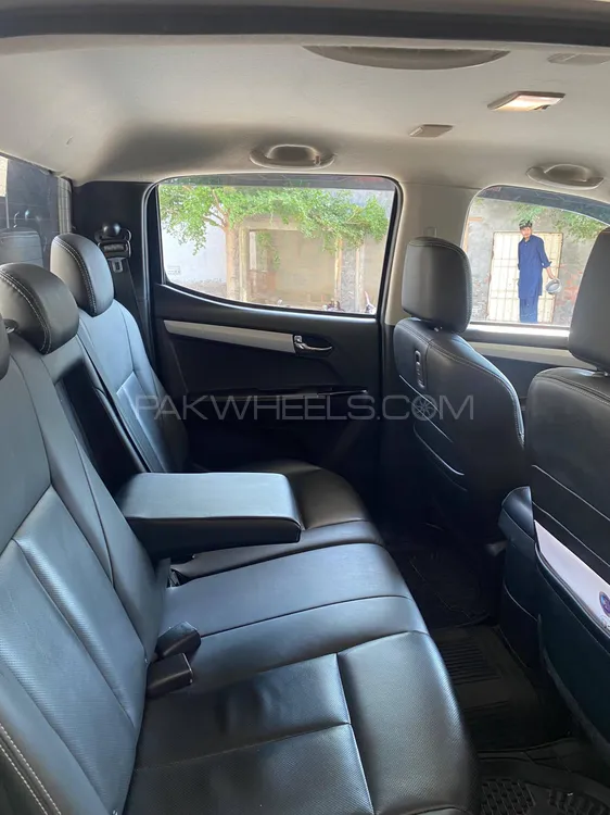 Isuzu D-Max 2020 for Sale in Multan Isuzu D-Max 2020 for Sale in Multan Image-7