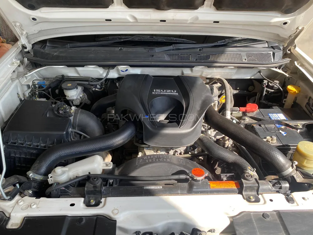 Isuzu D-Max 2020 for Sale in Multan Isuzu D-Max 2020 for Sale in Multan Image-11