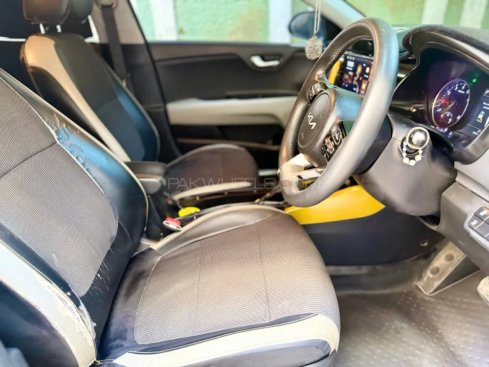 KIA Stonic 2022 for Sale in Karachi KIA Stonic 2022 for Sale in Karachi Image-7