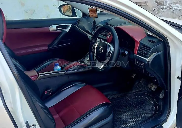 Lexus CT200h 2011 for Sale in Faisalabad Lexus CT200h 2011 for Sale in Faisalabad Image-2