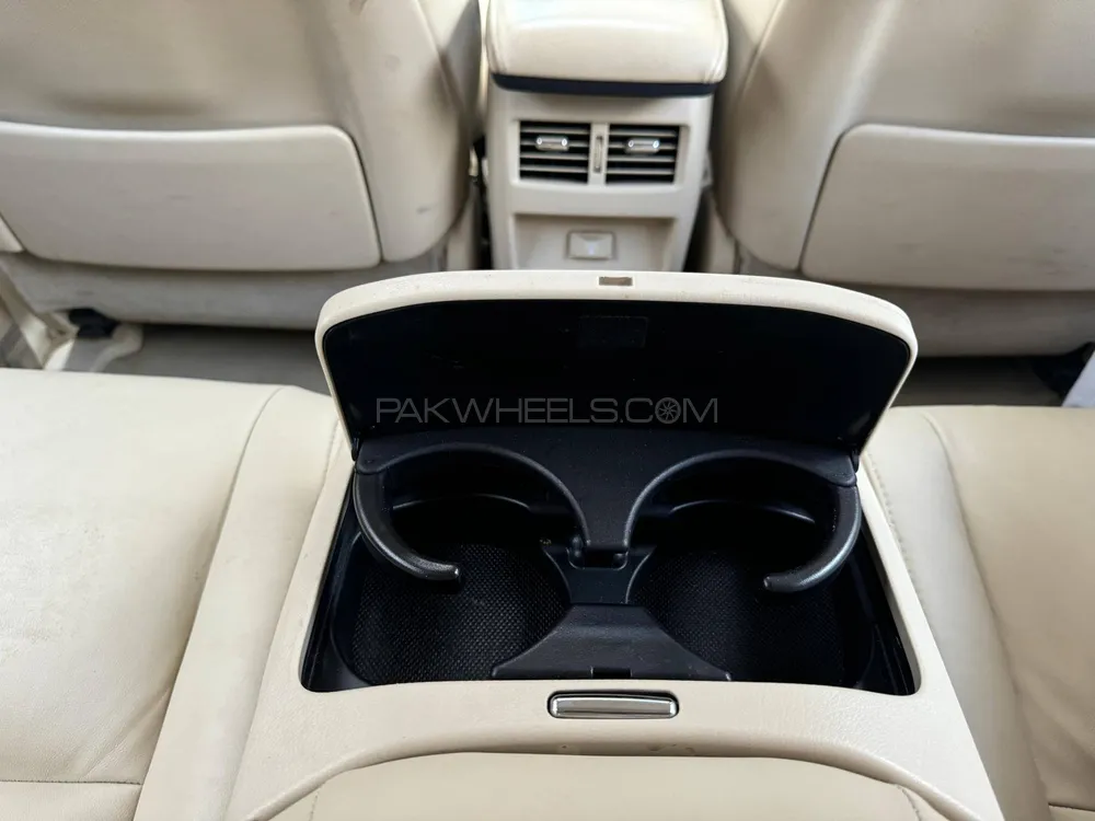 Lexus RX Series 2011 for Sale in Karachi Lexus RX Series 2011 for Sale in Karachi Image-10