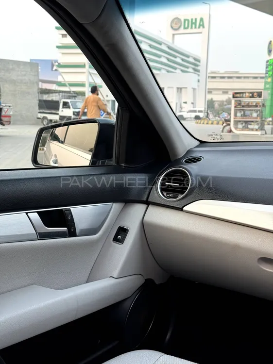 Mercedes Benz C Class 2011 for Sale in Multan Mercedes Benz C Class 2011 for Sale in Multan Image-10