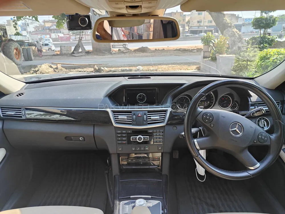 Mercedes Benz E Class 2011 for Sale in Islamabad Mercedes Benz E Class 2011 for Sale in Islamabad Image-7