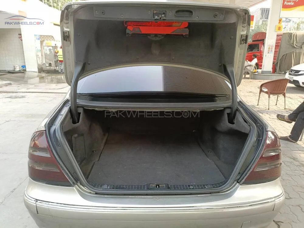 مرسڈیز بینز ای کلاس 2004 for Sale in فیصل آباد مرسڈیز بینز ای کلاس 2004 for Sale in فیصل آباد Image-7