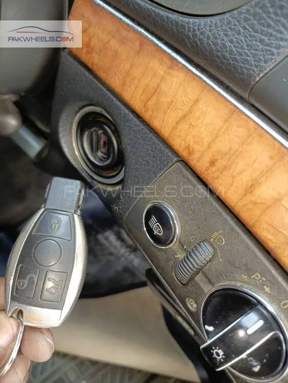 مرسڈیز بینز ای کلاس 2004 for Sale in فیصل آباد مرسڈیز بینز ای کلاس 2004 for Sale in فیصل آباد Image-13
