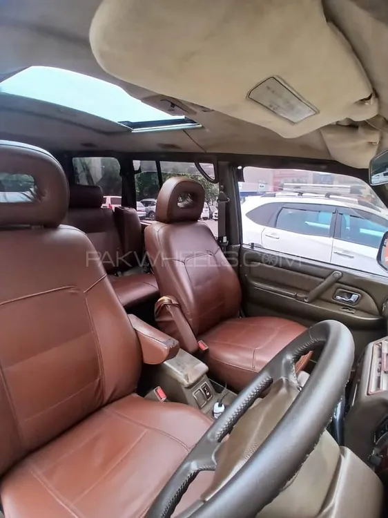 Mitsubishi Pajero 1993 for Sale in Lahore Mitsubishi Pajero 1993 for Sale in Lahore Image-18