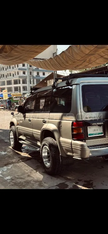 مٹسوبیشی پجیرو 1992 for Sale in پشاور مٹسوبیشی پجیرو 1992 for Sale in پشاور Image-2