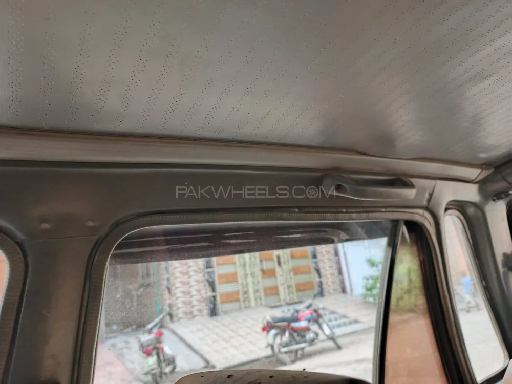 Suzuki Mehran 2010 for Sale in Lahore Suzuki Mehran 2010 for Sale in Lahore Image-5