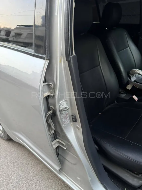 Suzuki Swift 2011 for Sale in Karachi Suzuki Swift 2011 for Sale in Karachi Image-6