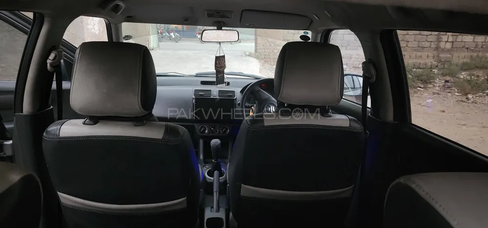 Suzuki Swift 2011 for Sale in Karachi Suzuki Swift 2011 for Sale in Karachi Image-9