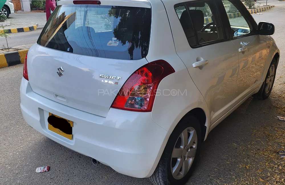 Suzuki Swift 2015 for Sale in Karachi Suzuki Swift 2015 for Sale in Karachi Image-4
