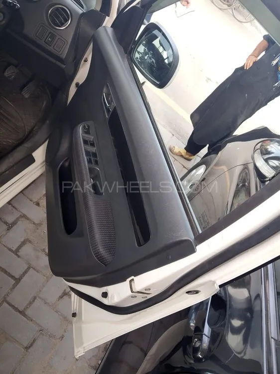 Suzuki Swift 2017 for Sale in Rawalpindi Suzuki Swift 2017 for Sale in Rawalpindi Image-6