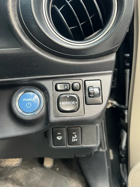 Toyota Aqua 2012 for Sale in Lahore Toyota Aqua 2012 for Sale in Lahore Image-12