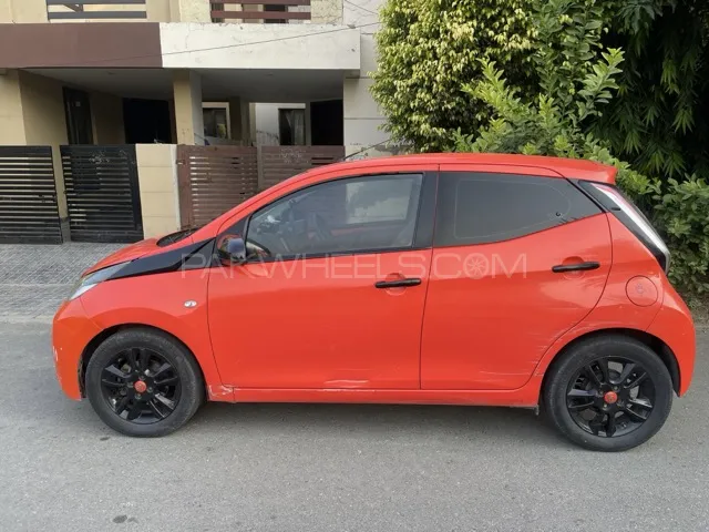 Toyota Aygo 2015 for Sale in Bahawalpur Toyota Aygo 2015 for Sale in Bahawalpur Image-3