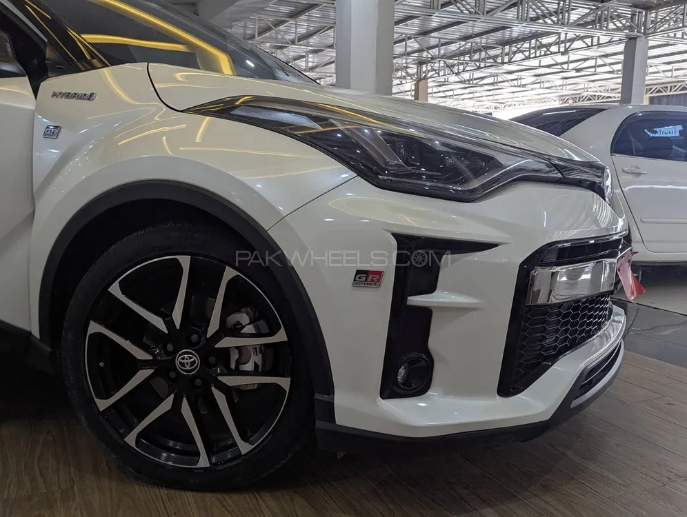 Toyota C-HR 2019 for Sale in Peshawar Toyota C-HR 2019 for Sale in Peshawar Image-5