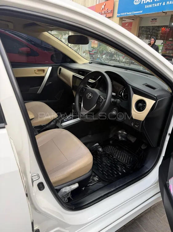 Toyota Corolla 2020 for Sale in Lahore Toyota Corolla 2020 for Sale in Lahore Image-8