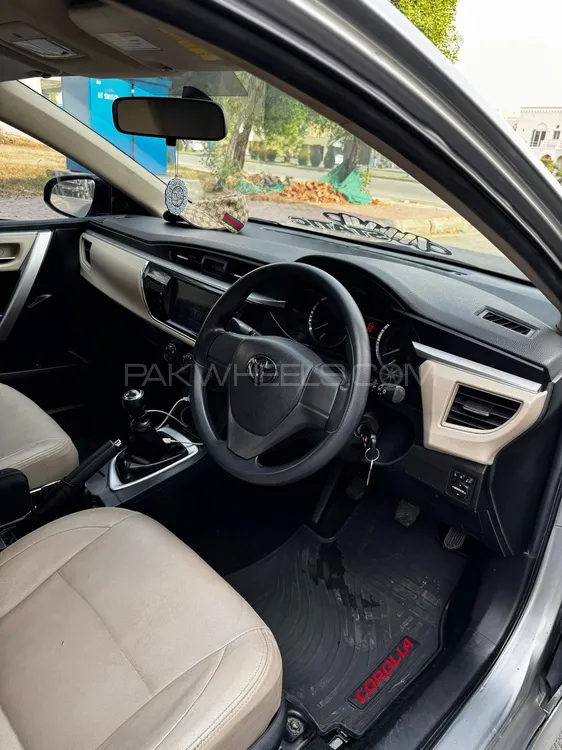 Toyota Corolla 2015 for Sale in Lahore Toyota Corolla 2015 for Sale in Lahore Image-10