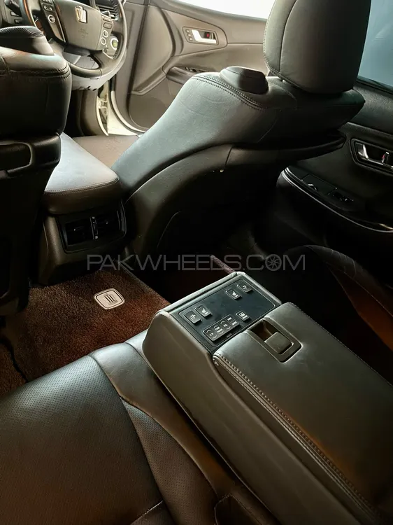 Toyota Crown 2008 for Sale in Islamabad Toyota Crown 2008 for Sale in Islamabad Image-15