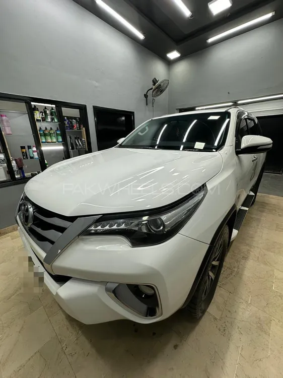 Toyota Fortuner 2017 for Sale in Karachi Toyota Fortuner 2017 for Sale in Karachi Image-1